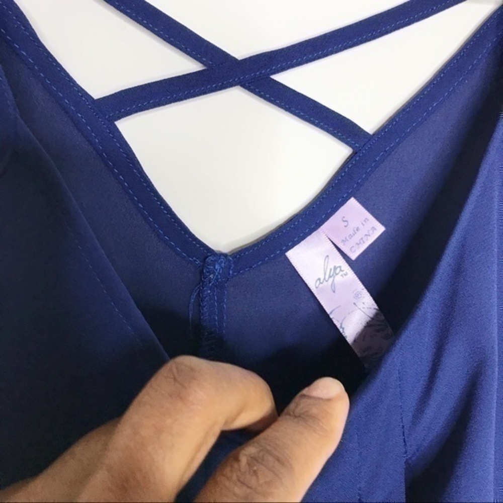 Camisole style blue top - Picture 6 of 7